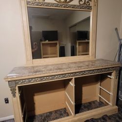 Dresser / Mirror 