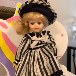 “HEATHER” Porcelain Doll Signed By Barbara Lee 9”