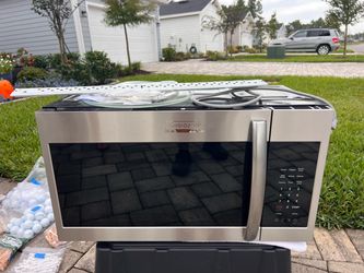 Frigidaire Microwave over the Range//Stove
