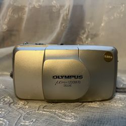 Olympus μ mju Zoom 70 Deluxe 35-70mm Point & Shoot Film Camera