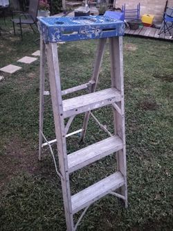 Ladder 4.5 feet tall