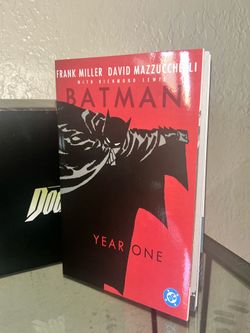 Batman Year one comic book paperback