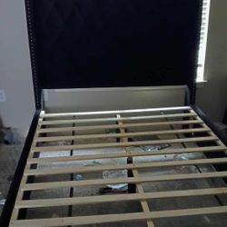 Platform Queen Bed 