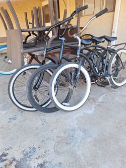 Black Beach Cruiser Bicycles Lot