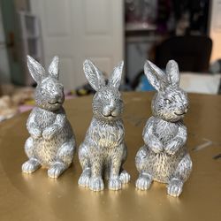 Ceramic bunnies set