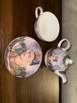 Frida Tea Set Self Portrait