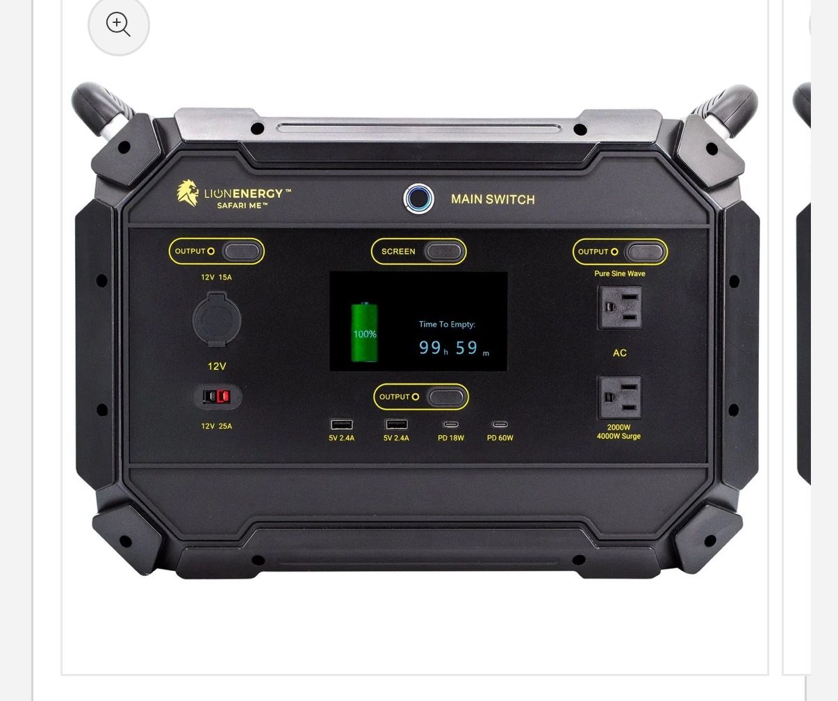 Lion Energy Safari ME Solar Generator W Solar Panels 