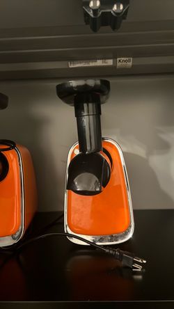 Cold press juicer