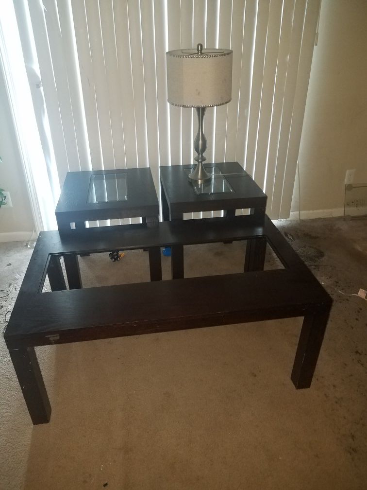 center and side table with lamp