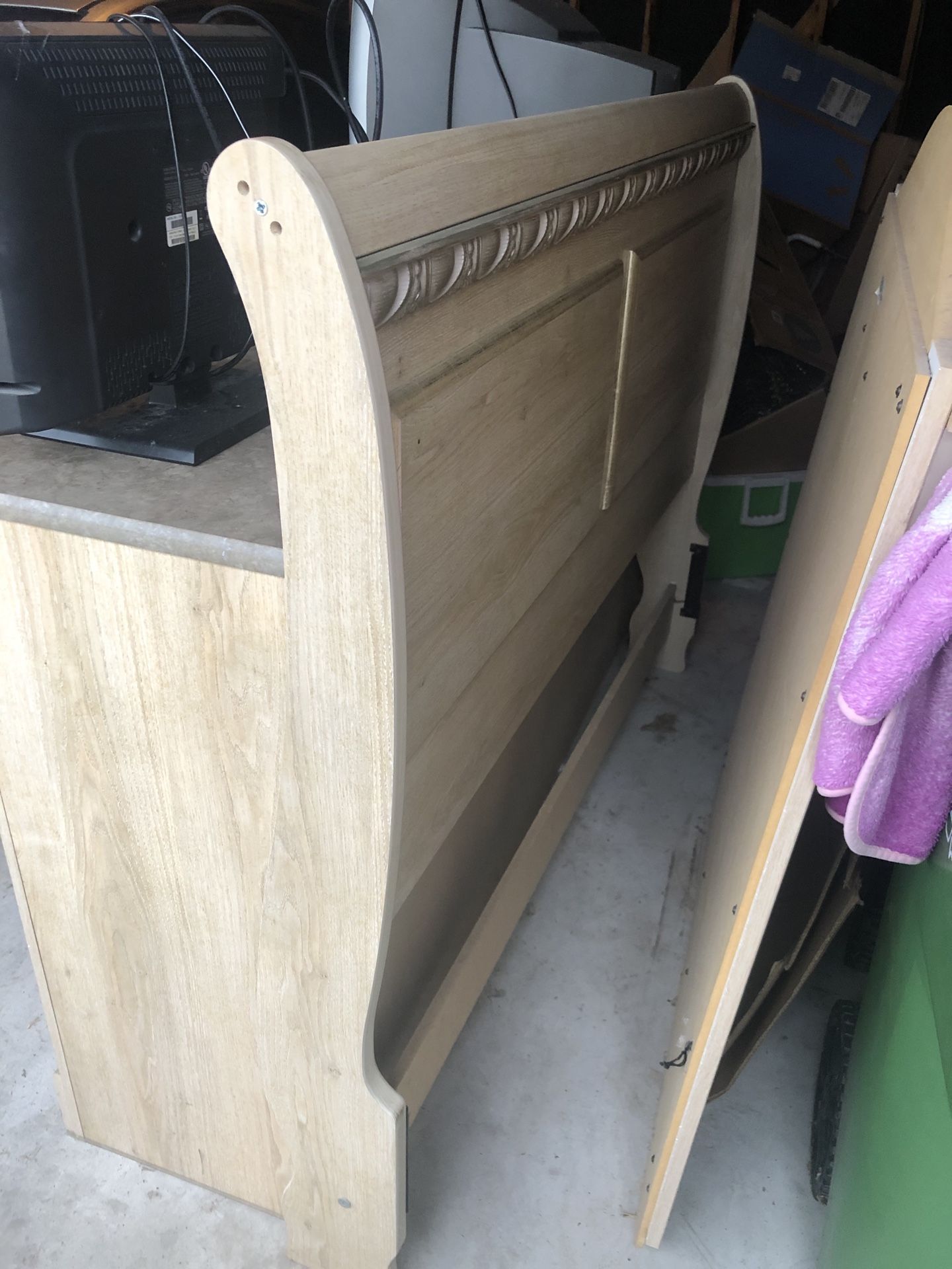 3 Piece Wood queen bed set