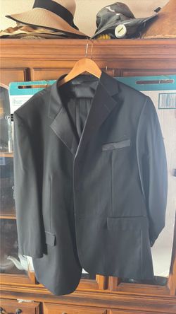 Fellini UOMO Black Tuxedo Suit Fellini UOMO 44S Pants 38R