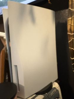 PlayStation 5, 6 Games And 2 Controllers 