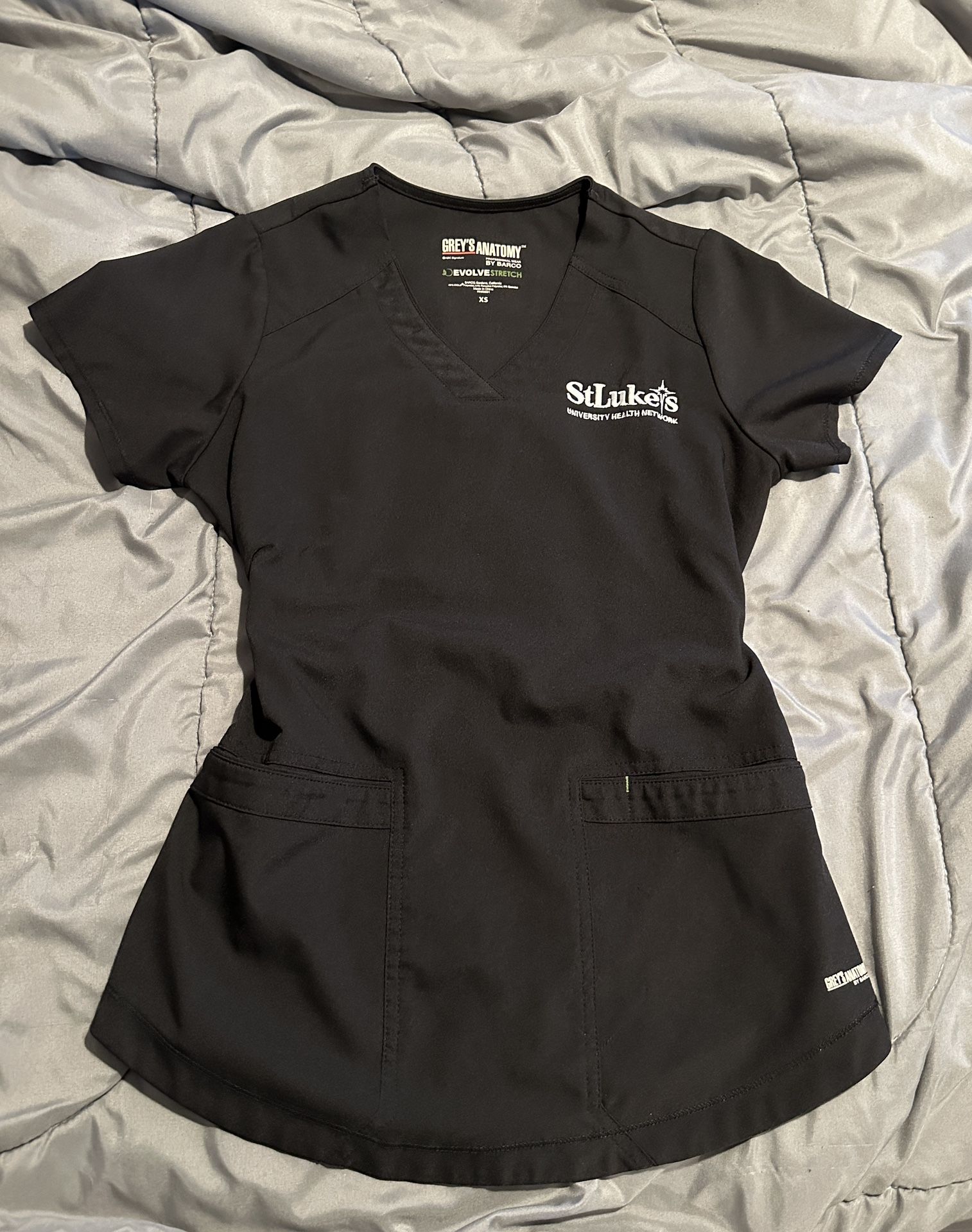 St. Luke’s Grey’s Anatomy Scrubs (XS)