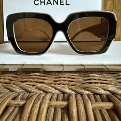 Nwob Chanel, Black And Cream Sunglasses