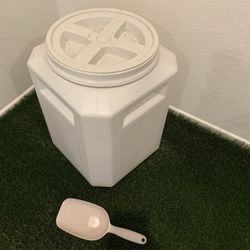 Dog Food Container Holds-  50’Pounds / X-Large Size