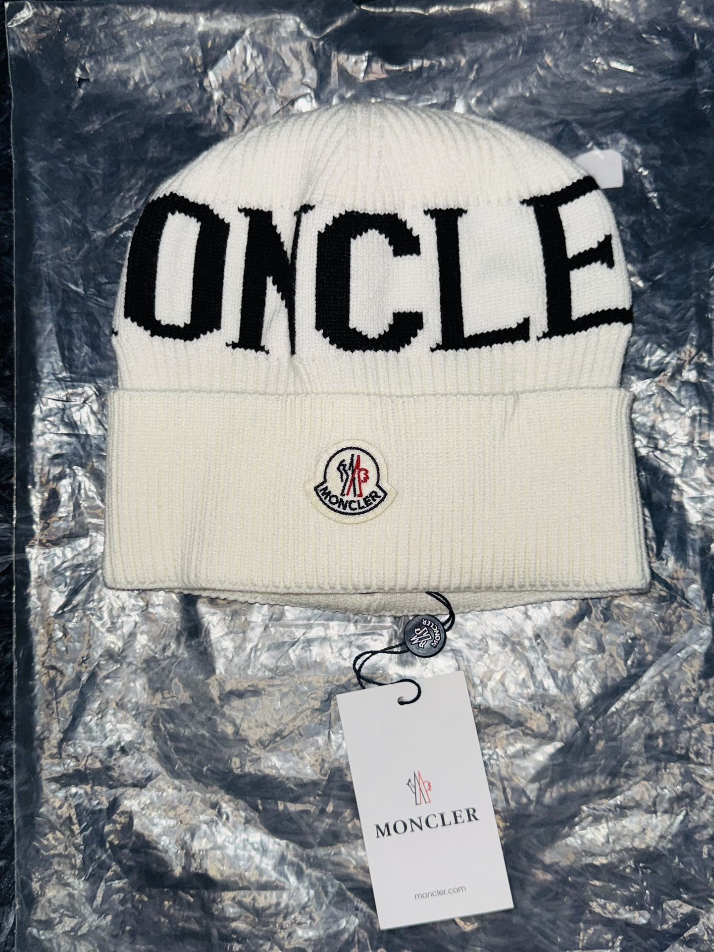 Caps Moncler