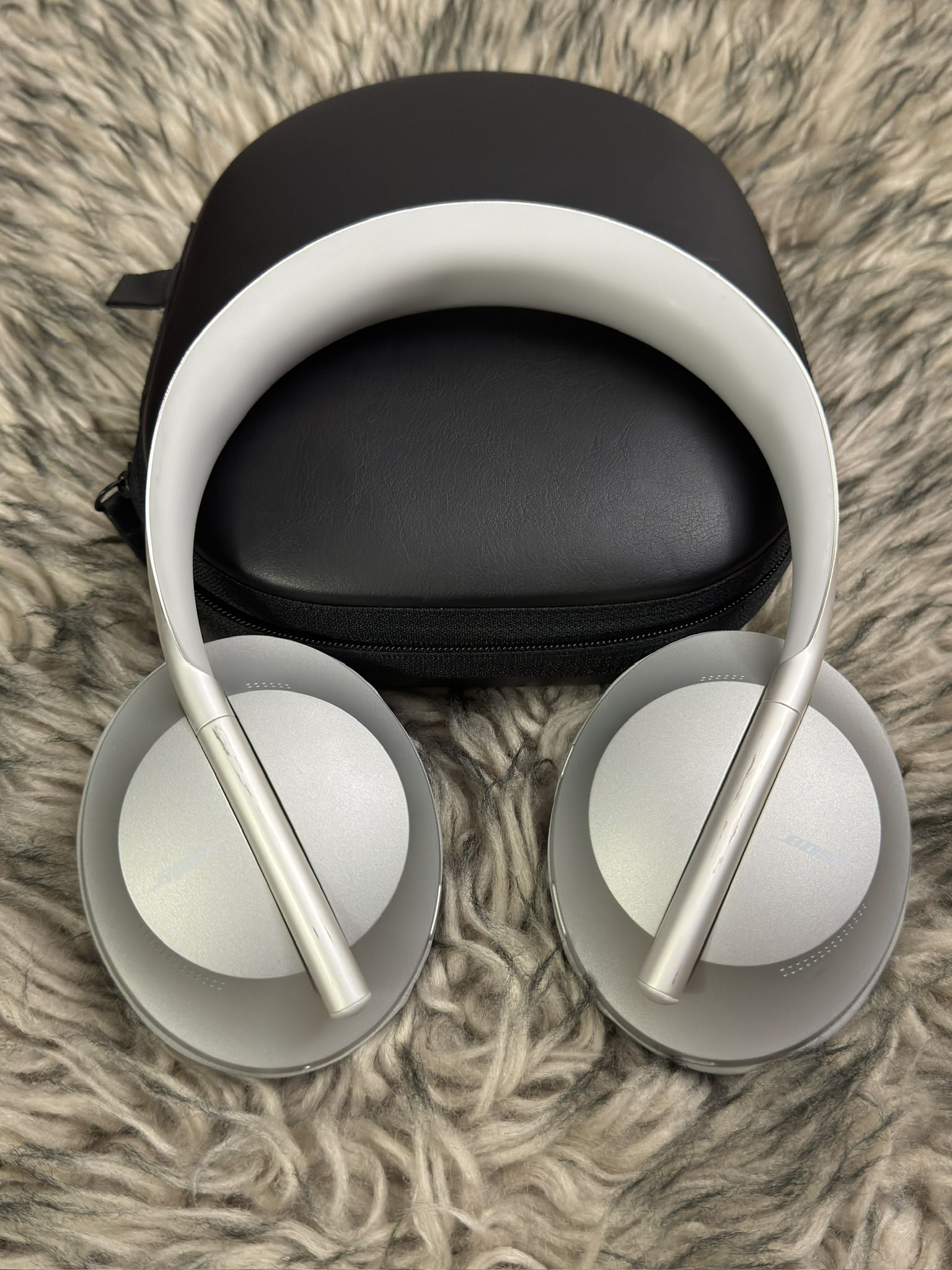 Bose Headphones 700, Noise Cancelling Bluetooth Over-Ear Wireless Headphones w/Built-In Microphone 