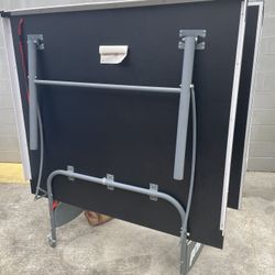 Ping Pong Table With Accessories 