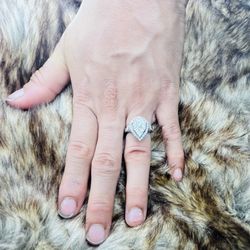 Engagement, Wedding Ring. Natural Diamond 1Carat. Size 5, Can Be Sized To Fit Others. Only Wore For 3 Months.  