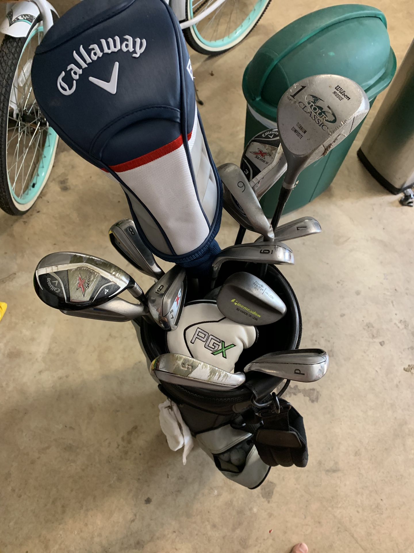 Complete golf clubs set plus golf bag
