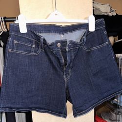 Levi’s Women’s Shorts 