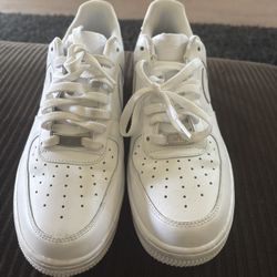 Size 8 White Air Forces 