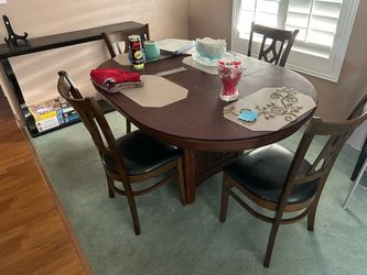 Wood Dining Table with 4 Chairs.  Estate Sale