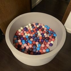 Children’s Soft Foam Ball Pit! 