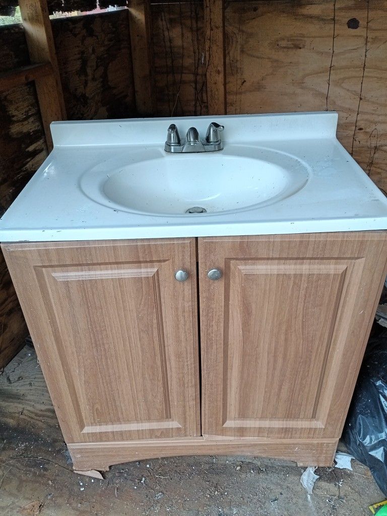 Bathroom Vanity W Sink