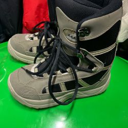 Youth Snowboarding Boots By Lamar(Size 3)