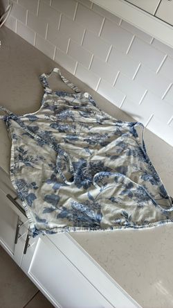 Girl’s blue and white flower apron