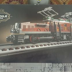 NEW SEALED Lego Crocodile Locomotive Train Set 10277