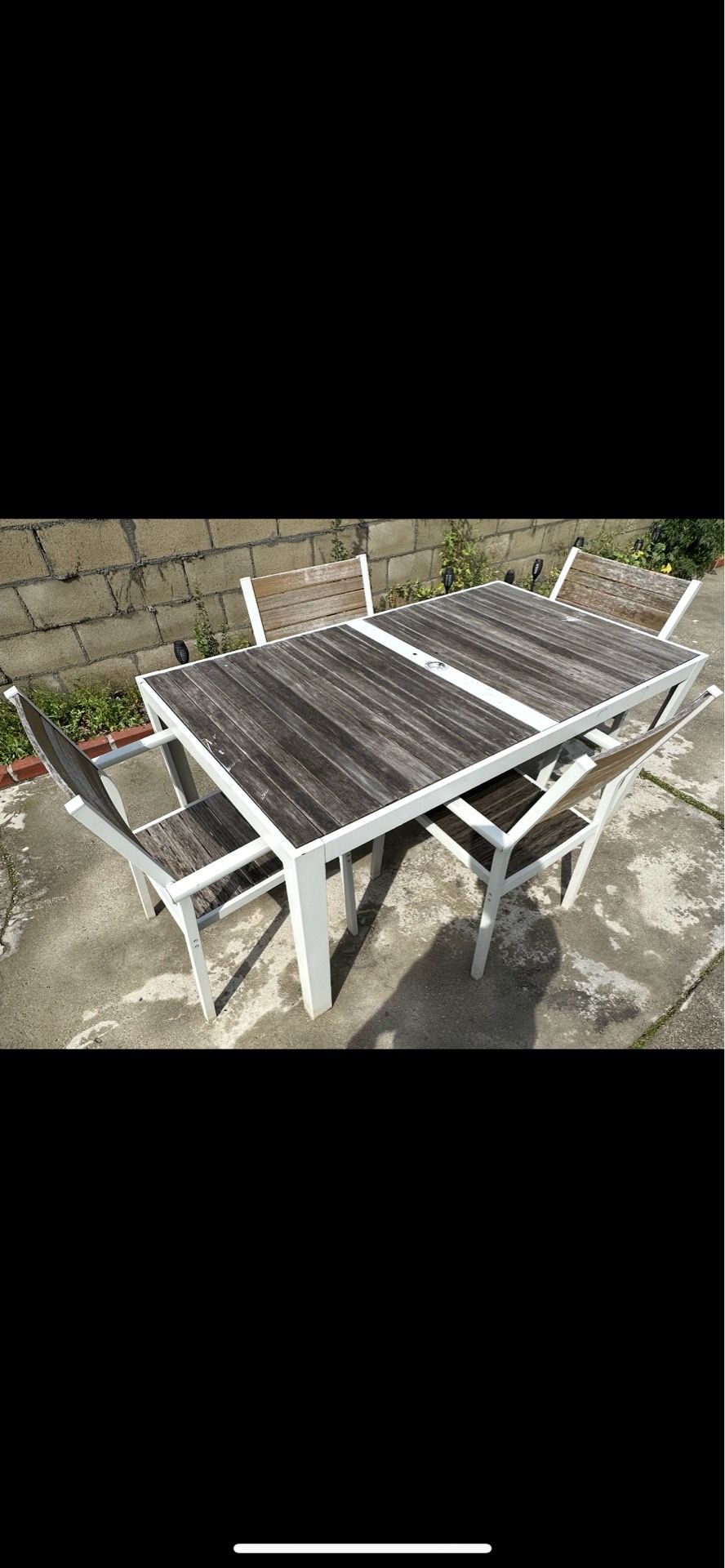 Patio Table And 4 Chairs