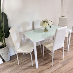 Modern Glass Dining Table w/ 4 Chairs – Like New