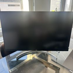 31 Inch 4K LG Monitor