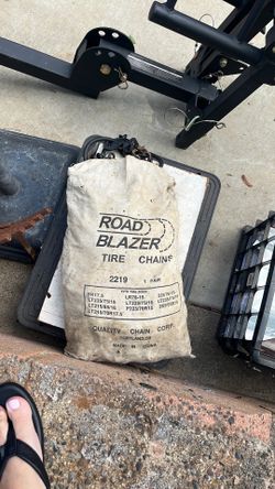 Road blazer snow tire chains