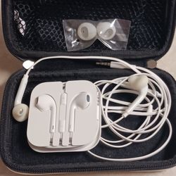 Apple Ear Pods