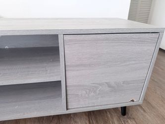 Entertainment center