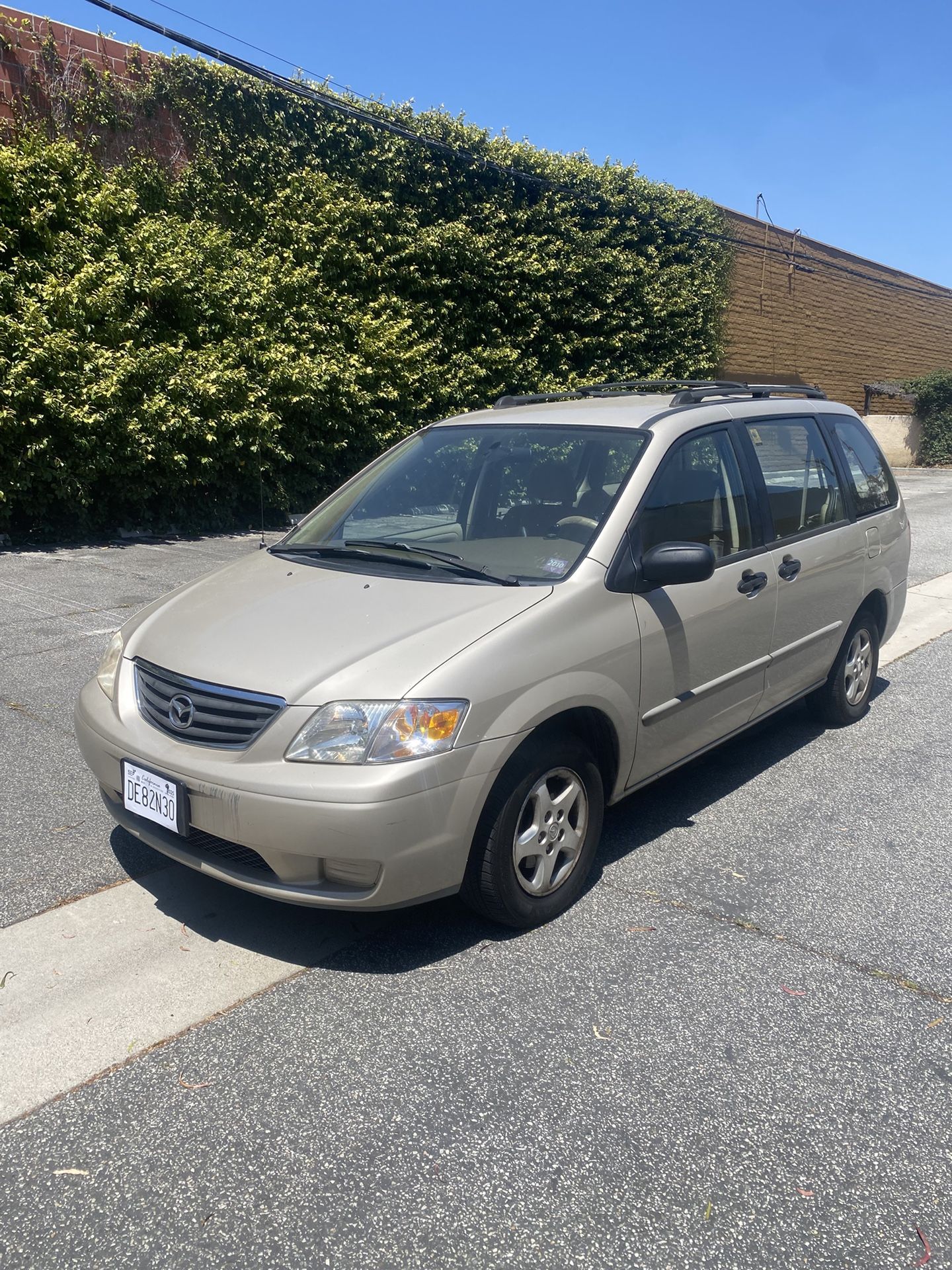 2001 Mazda MPV