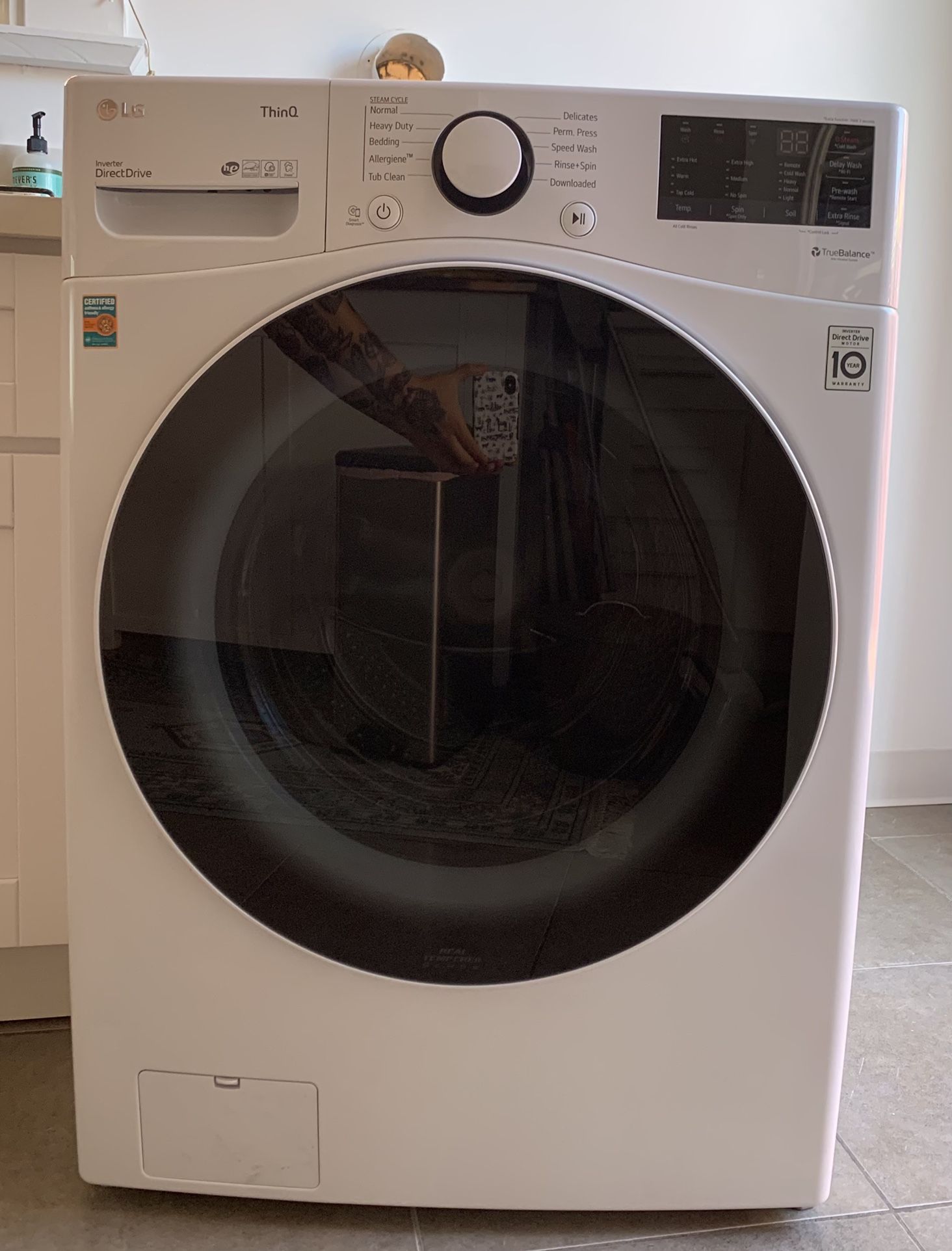 BRAND NEW LG 4.5 cu. ft. Front Load Washing Machine 