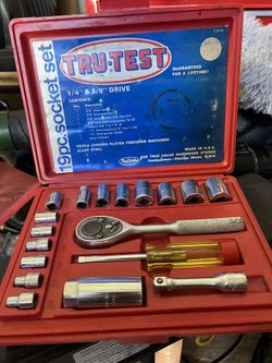 Nice 19 piece socket set made in the USA complete