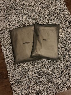 Essentials set sweat pants and hoodie