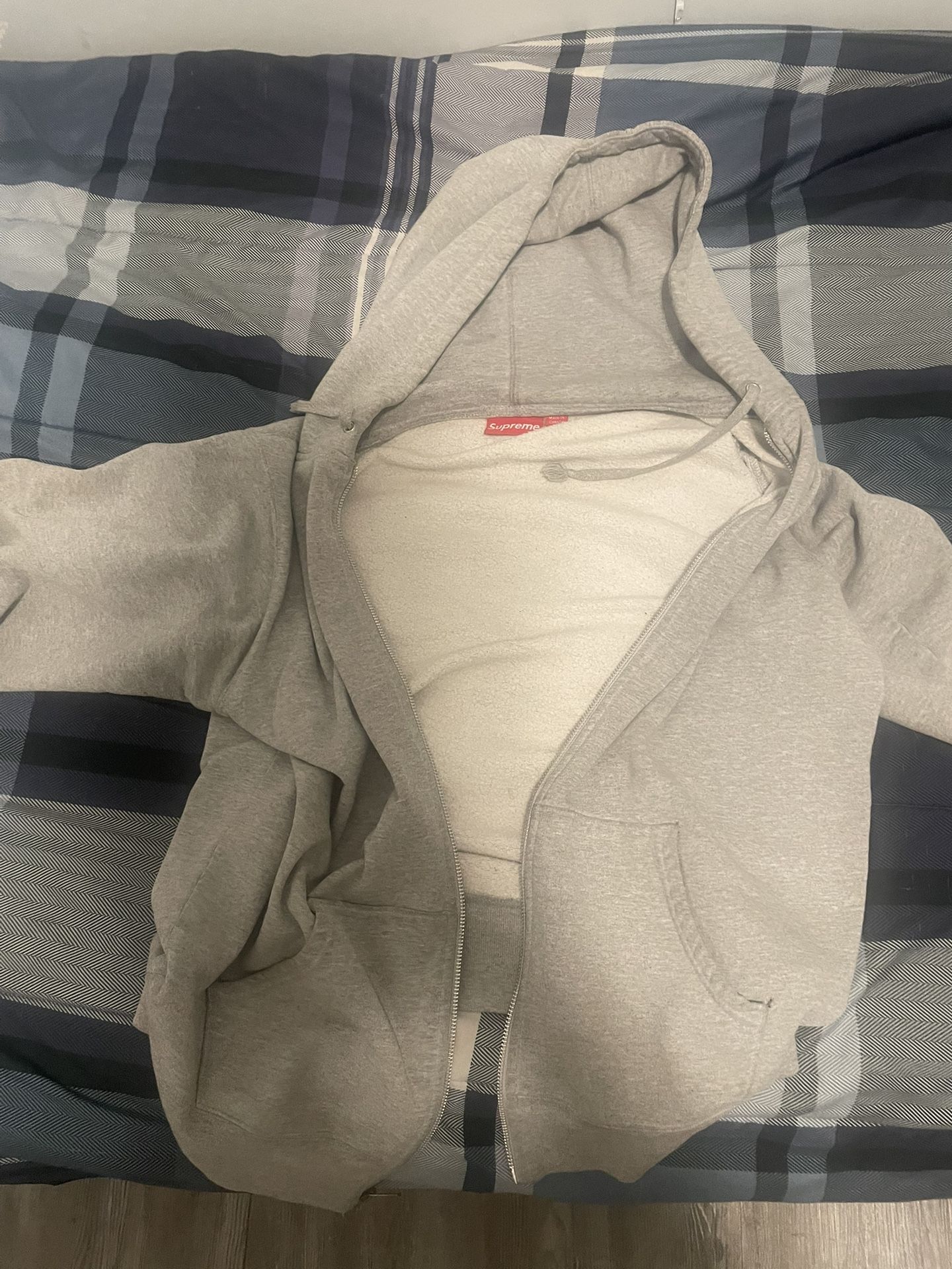Supreme Hoodie