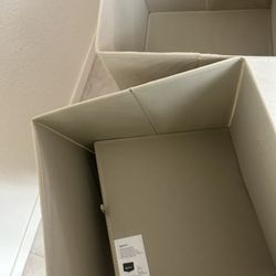 4 Collapsible Cubicles