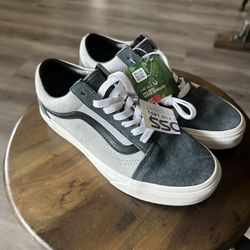 Brand NEW Kids size 6 Vans Old Skool 'Pig Suede - Utility Turbulence' for $40