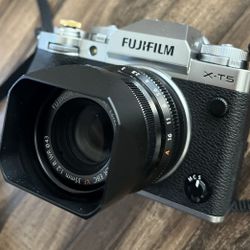 FUJIFILM X-T5 Mirrorless Camera + Lens