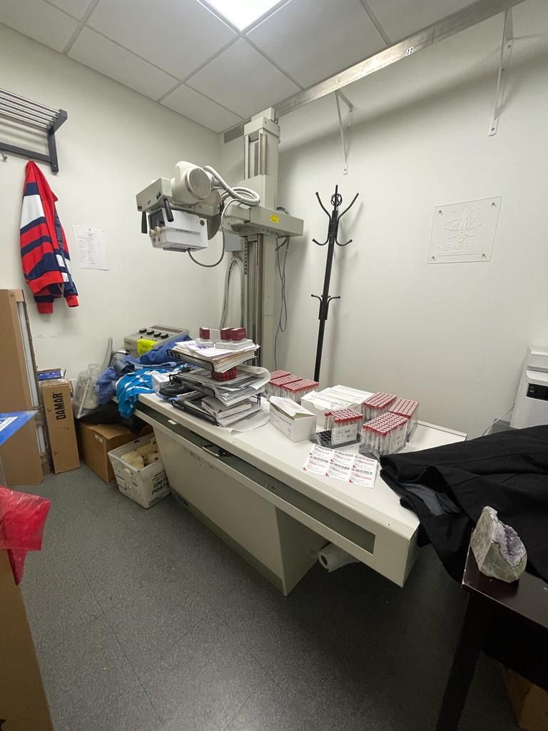 Radiographic X ray machine 300 Ma /125 KV, Rad X ray tube,Table and cross table rad Tubestand. XC2 Fuji CR digital reader.