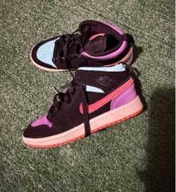 Kids shoes size 1youth