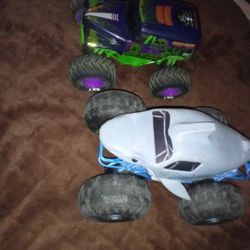 FAST!!!! RC GRAVE DIGGER AND MEGLADON