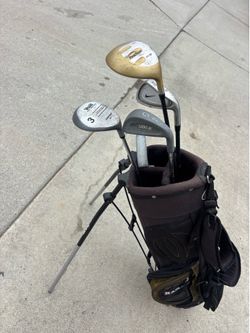 Junior and Sunday golf bag with clubs